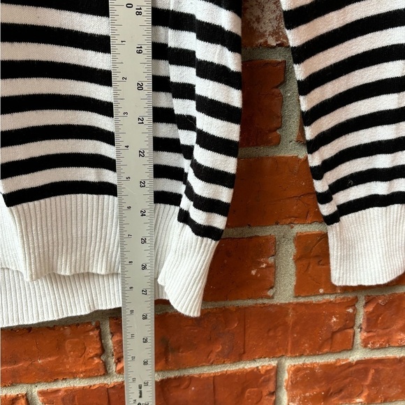 Torrid 1 Womens Black Stripe Lace Shoulder Sweater - Picture 8 of 9